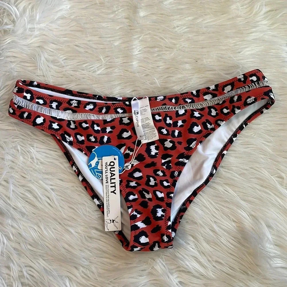 NWT! Women’s Cupshe leopard print bikini bottoms Medium - Picture 1 of 2